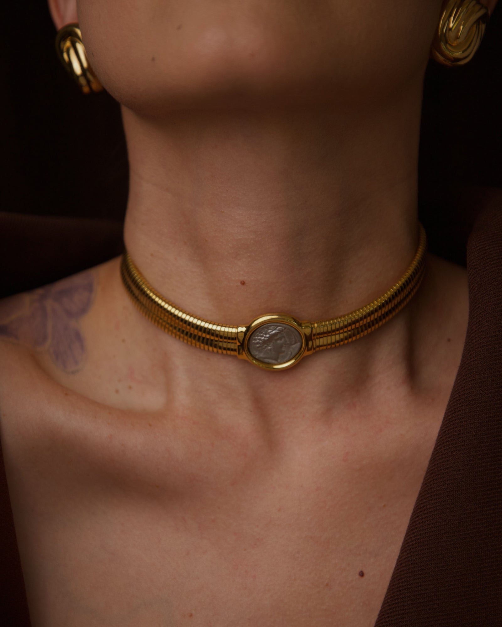 80\'S Gold Plate & Roman Coin Chain Link Belt/Necklace By, Omega 80s Gold Chain - 15 For Sale on 1stDibs | gold chain 80s  main image 4