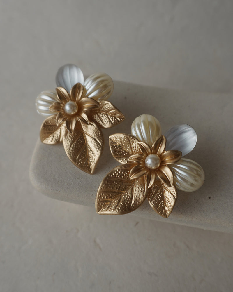 Vintage 80's Acrylic Floral Clip Ons