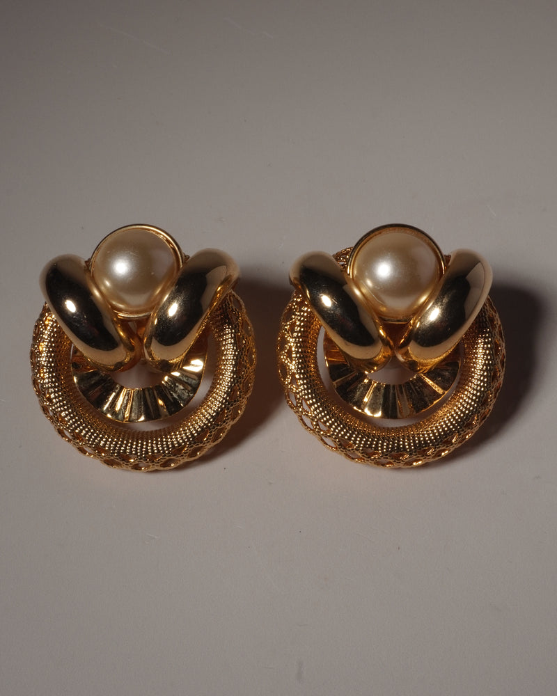 VINTAGE 80'S ABSTRACT PEARL CAB CLIP ONS