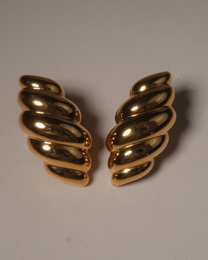 VIntage 80's Gold Ribbed Clip Ons