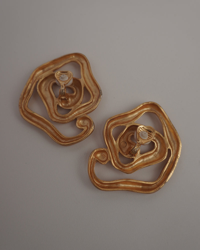 VINTAGE ABSTRACT MATTE GOLD CLIP ONS