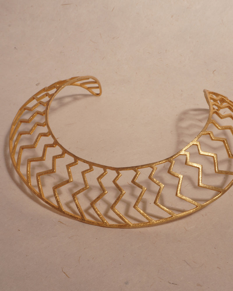 VINTAGE ABSTRACT MATTE GOLD COLLAR