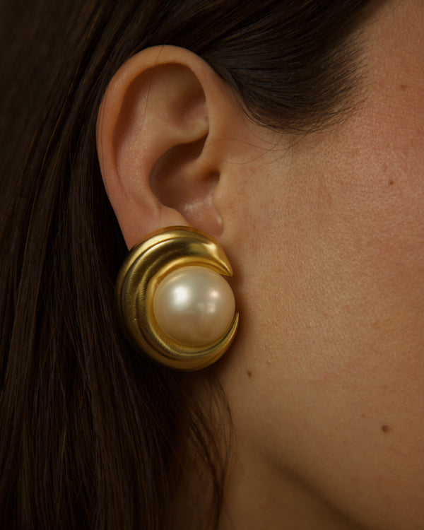 Vintage Abstract Matte Pearl Button Clip Ons