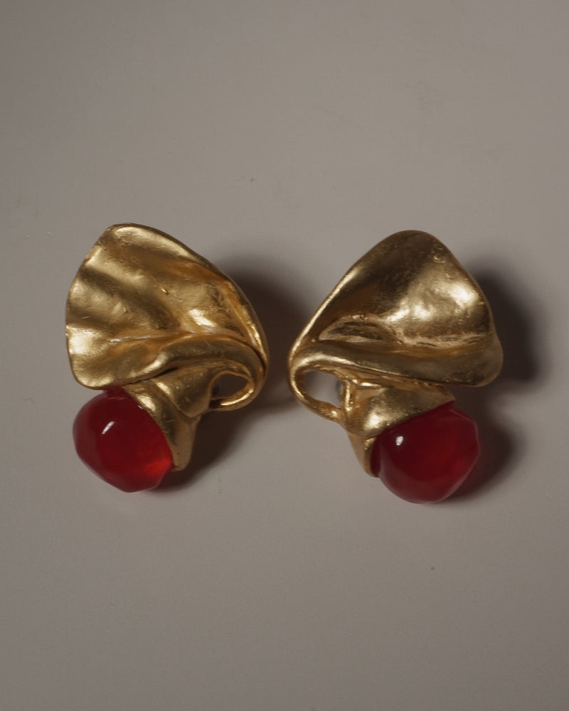 VINTAGE ABSTRACT RED LUCITE CLIP ONS