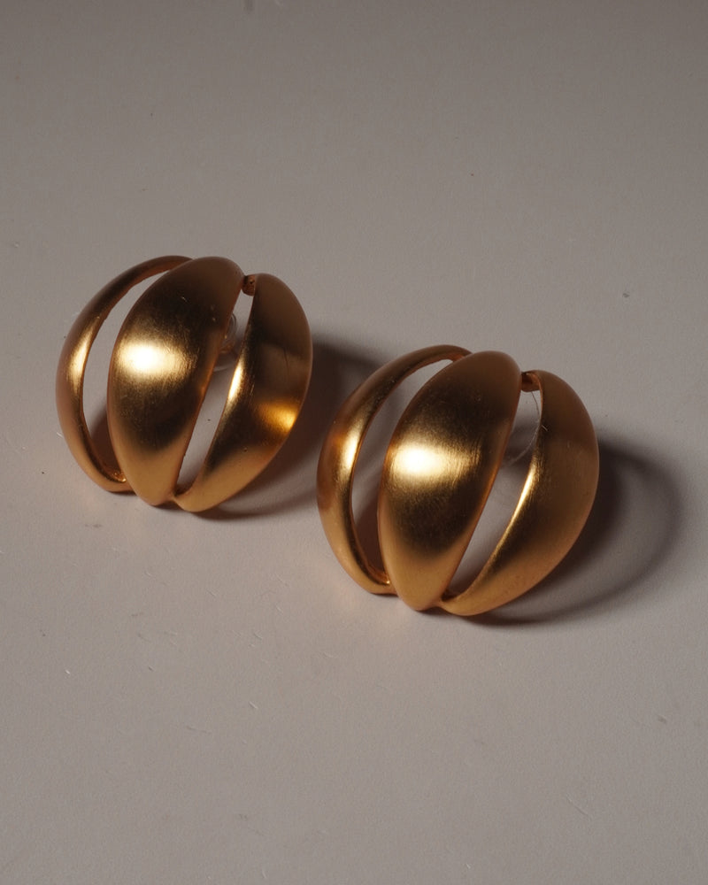 VINTAGE AK ABSTRACT MATTE GOLD EARRINGS