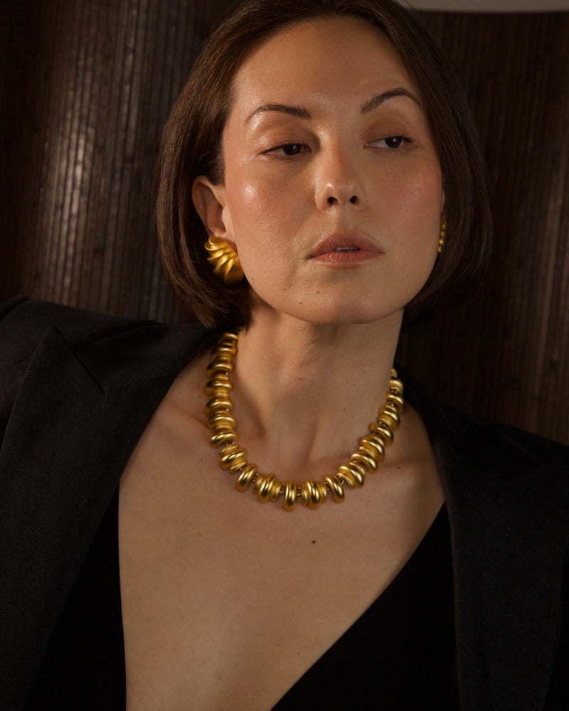 Vintage AK Matte Gold Ribbed Necklace