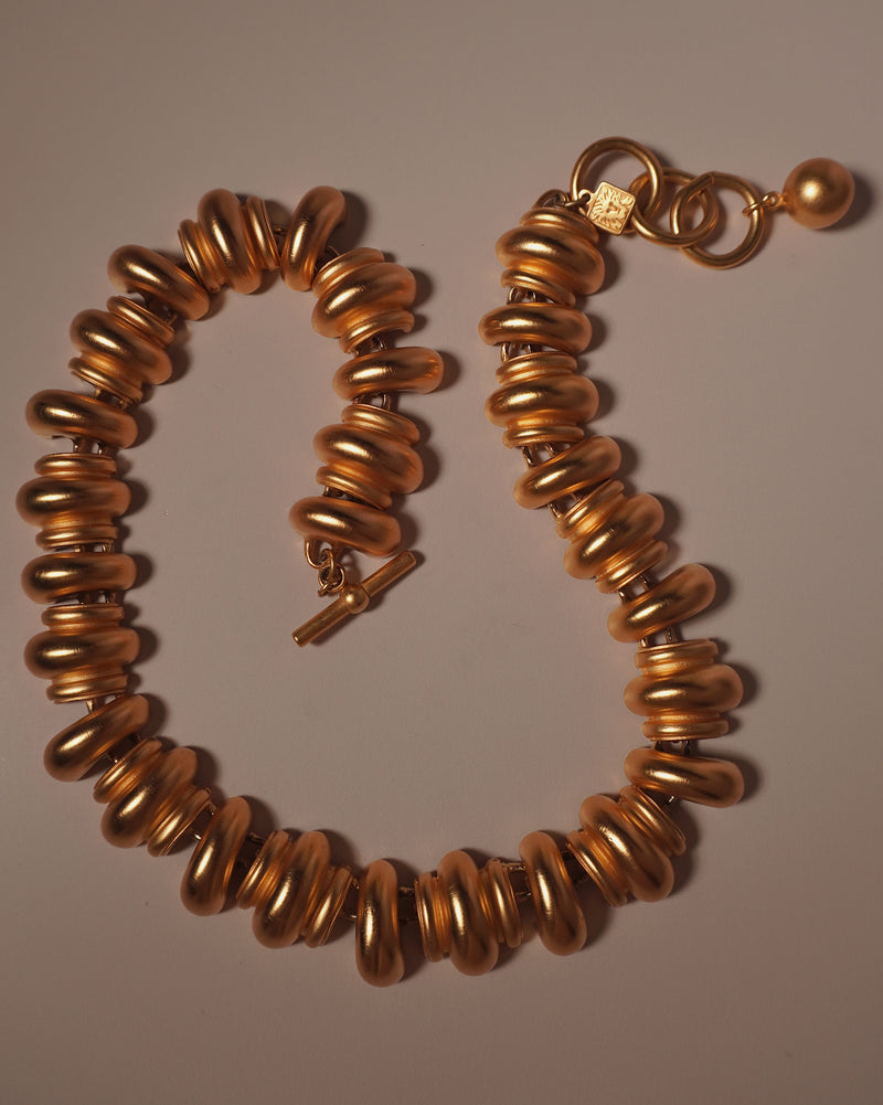 Vintage AK Matte Gold Ribbed Necklace