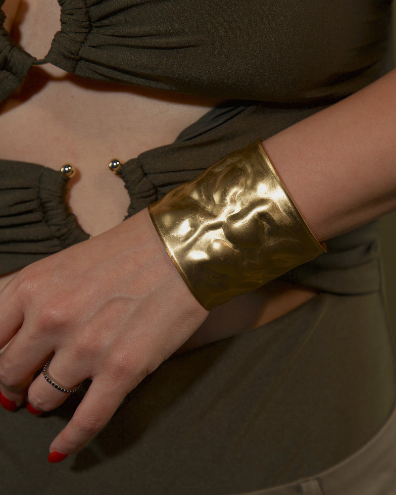 VINTAGE BRUTALIST BRASS CUFF