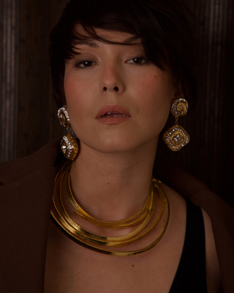 VINTAGE CECILE JEANNE SCULPTURAL COLLAR