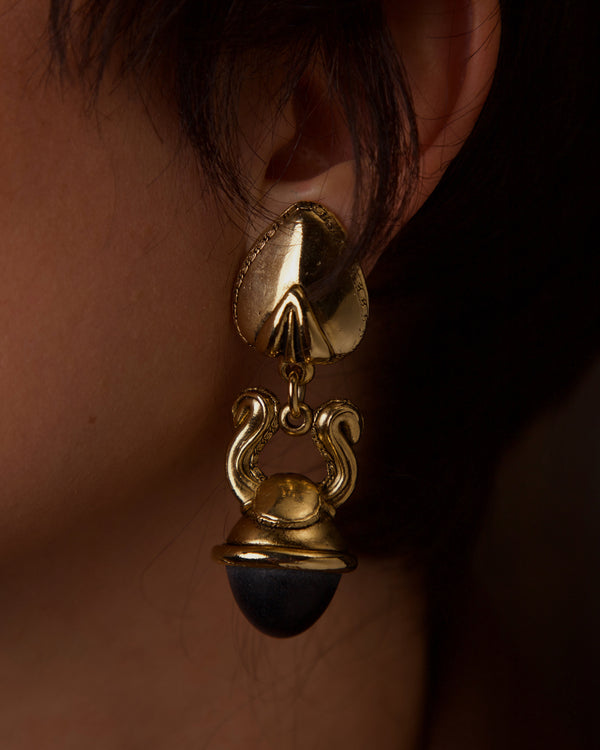 VINTAGE CHORANGE PARIS BLACK RESIN CAB EARRING