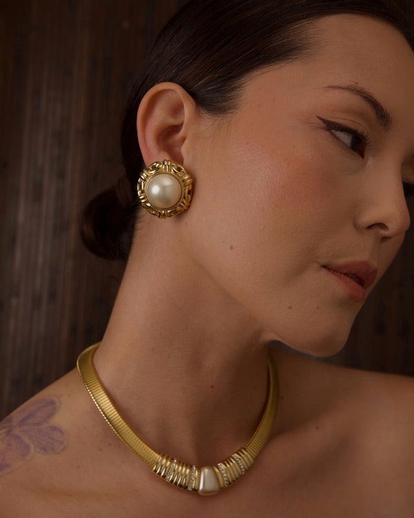 VINTAGE CINER OVERSIZED FAUX PEARL BUTTON CLIP ONS