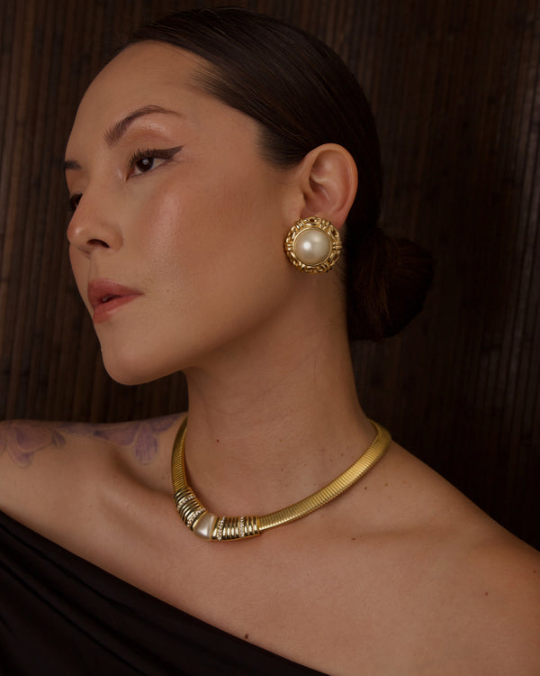 VINTAGE CINER OVERSIZED FAUX PEARL BUTTON CLIP ONS