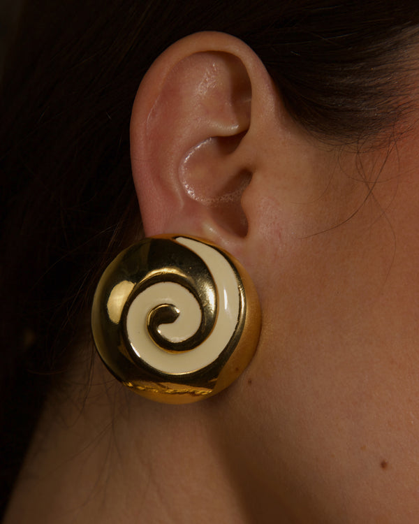 VINTAGE CREAM ENAMEL SWIRL CLIP ONS