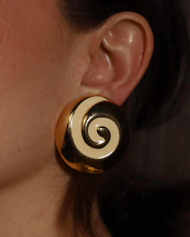 VINTAGE CREAM ENAMEL SWIRL CLIP ONS