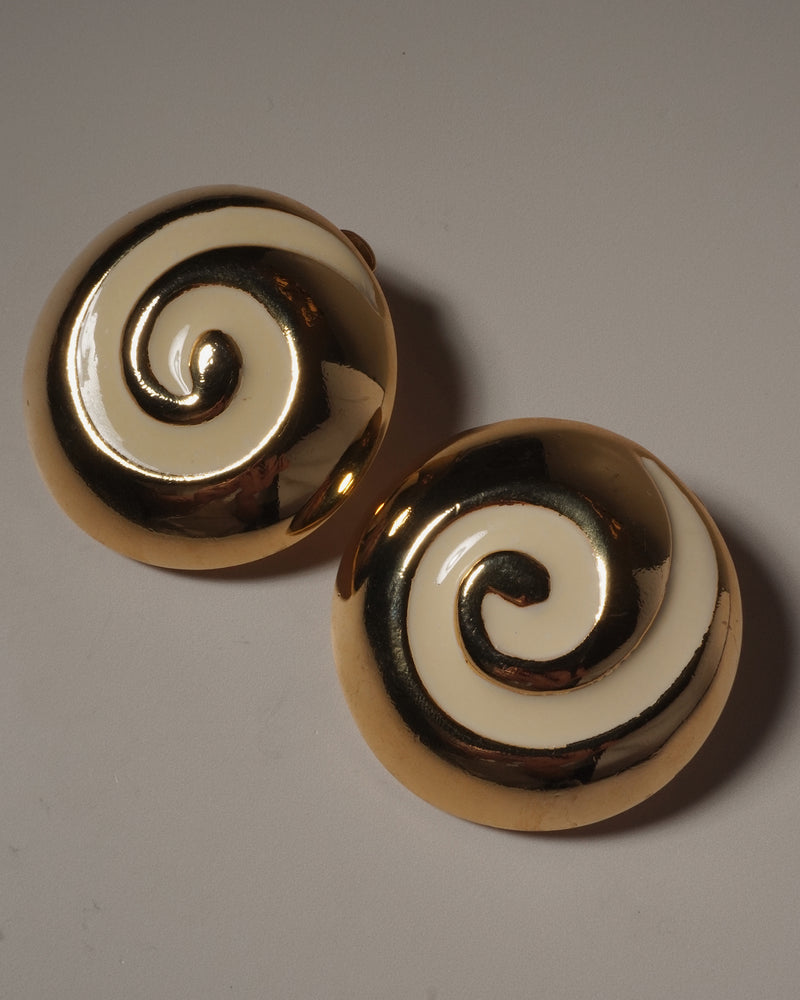 VINTAGE CREAM ENAMEL SWIRL CLIP ONS