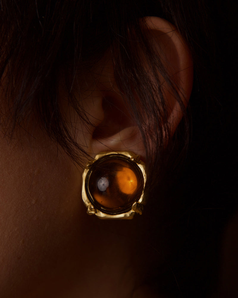 VINTAGE DOLCE VITA AMBER CABOCHON CLIP ONS