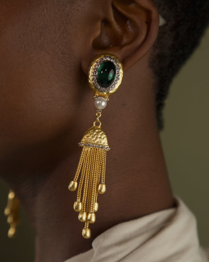 VINTAGE EMERALD CAB TASSEL DROP EARRINGS