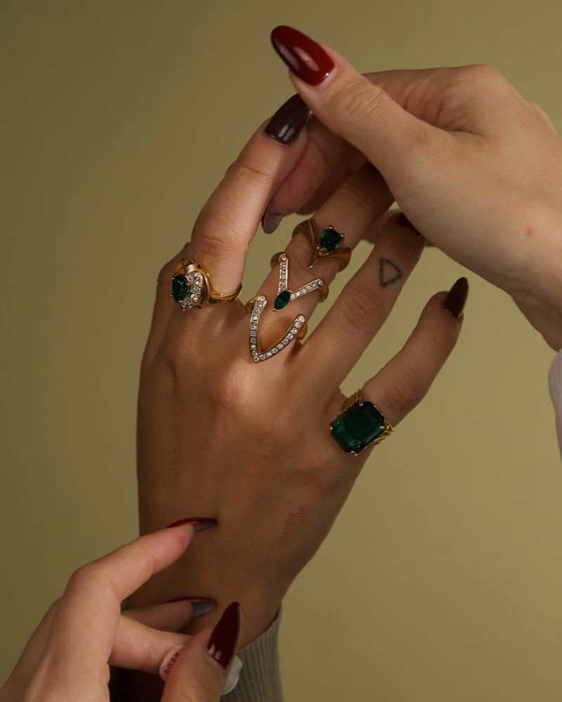 VINTAGE EMERALD TEARDROP RING