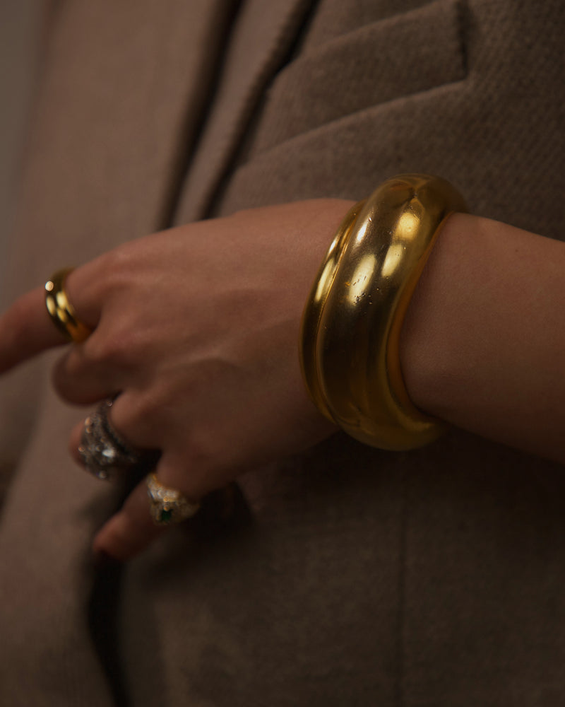 VINTAGE ESSEX MATTE GOLD CURVED CUFF