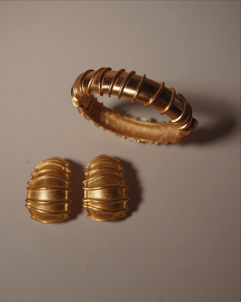 Vintage Etruscan Matte Gold Clip Ons