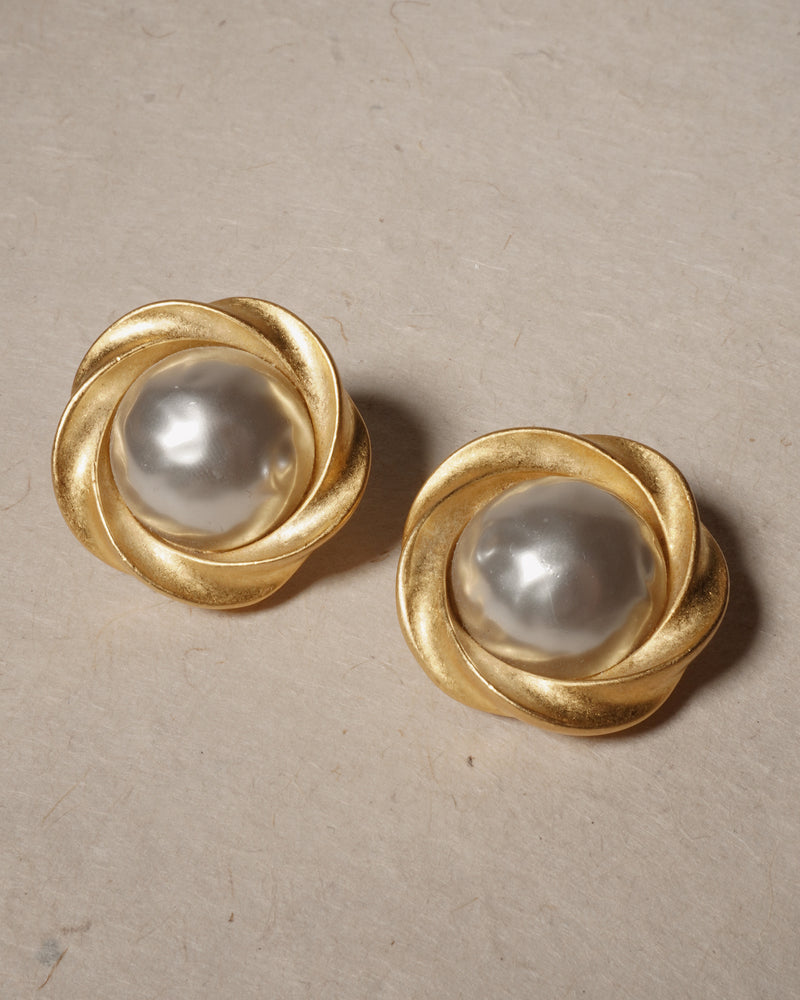 Vintage Etruscan Pearl Button Clip Ons