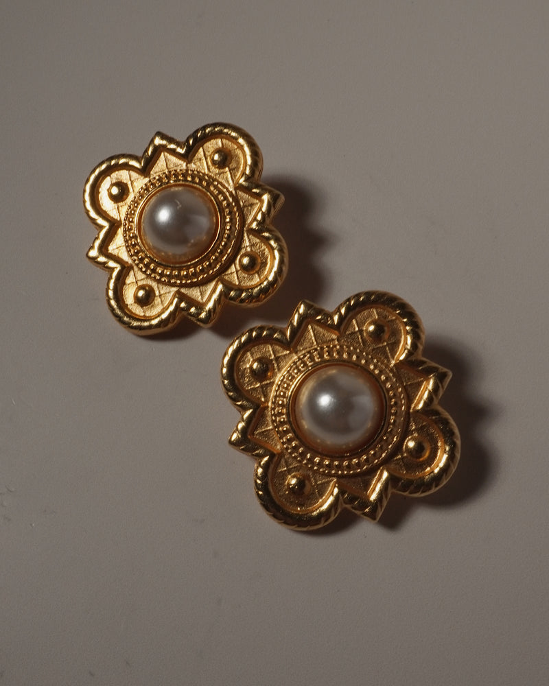 VINTAGE ETRUSCAN PEARL CAB BUTTONS