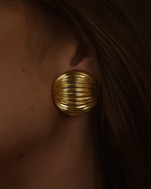 VINTAGE GAY BOYER RIBBED DOME EARRINGS