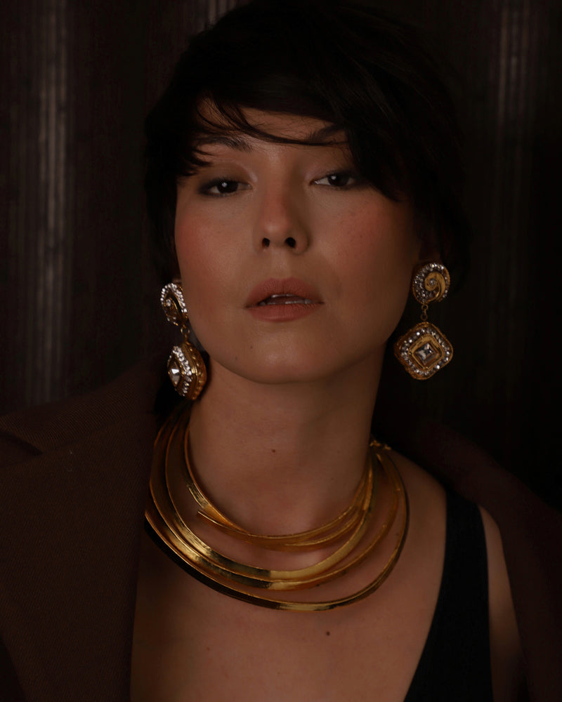 VINTAGE KALINGER GILT RESIN & RHINESTONE EARRINGS