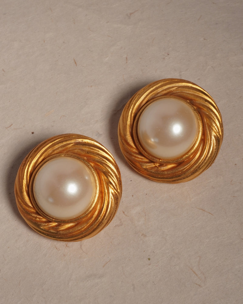 Vintage Matte Cable Pearl Clip Ons