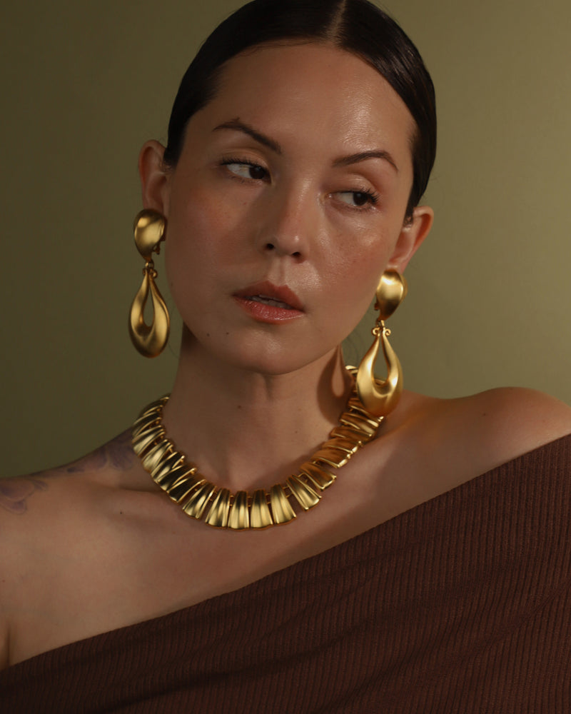 VINTAGE MATTE GOLD AK LINK NECKLACE