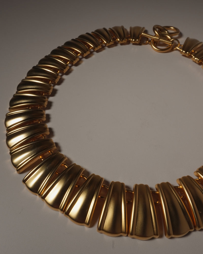 VINTAGE MATTE GOLD AK LINK NECKLACE