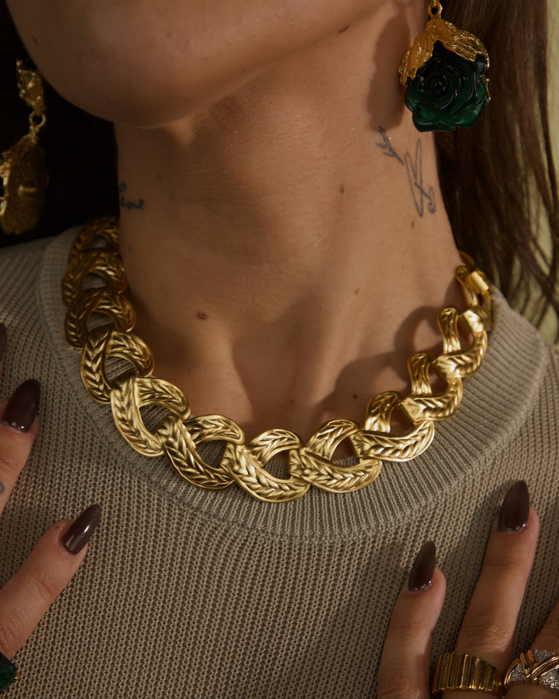 VINTAGE MATTE GOLD AK TEXTURED STATEMENT NECKLACE