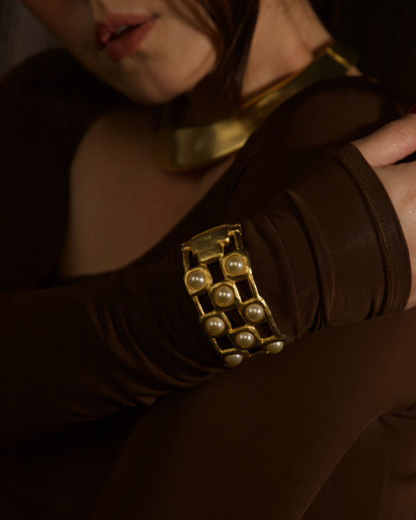 VINTAGE MATTE GOLD CHECKERED PEARL CUFF