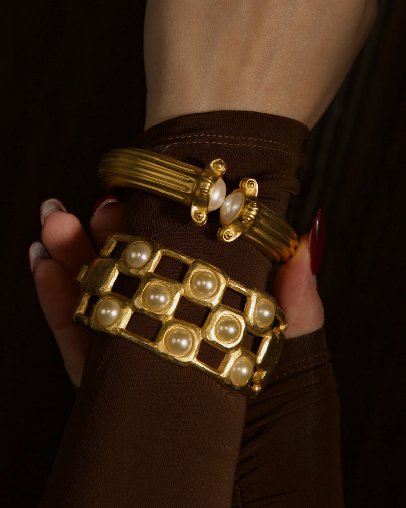 VINTAGE MATTE GOLD CHECKERED PEARL CUFF