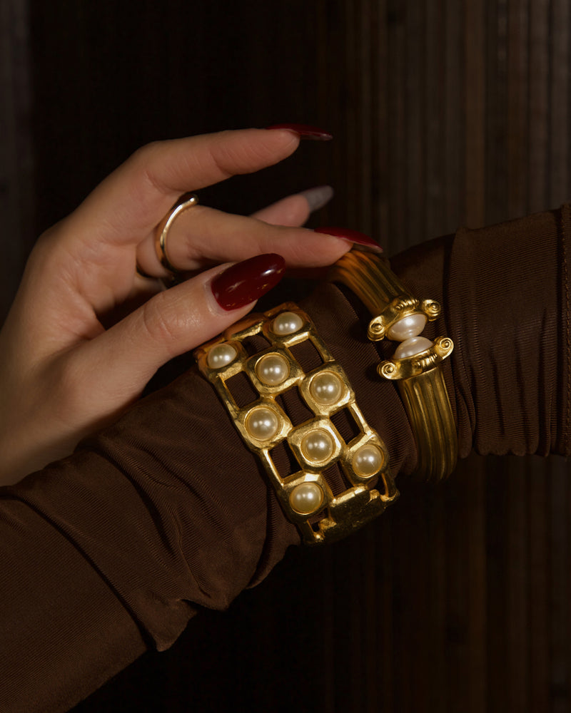 VINTAGE MATTE GOLD CHECKERED PEARL CUFF