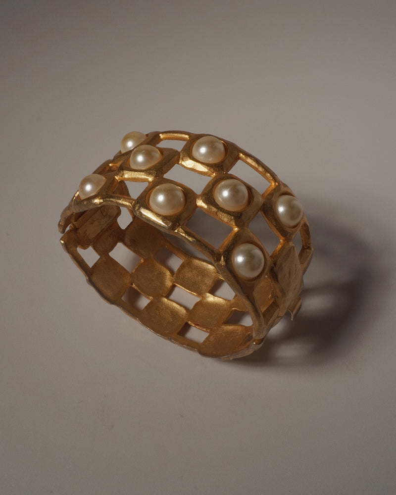 VINTAGE MATTE GOLD CHECKERED PEARL CUFF