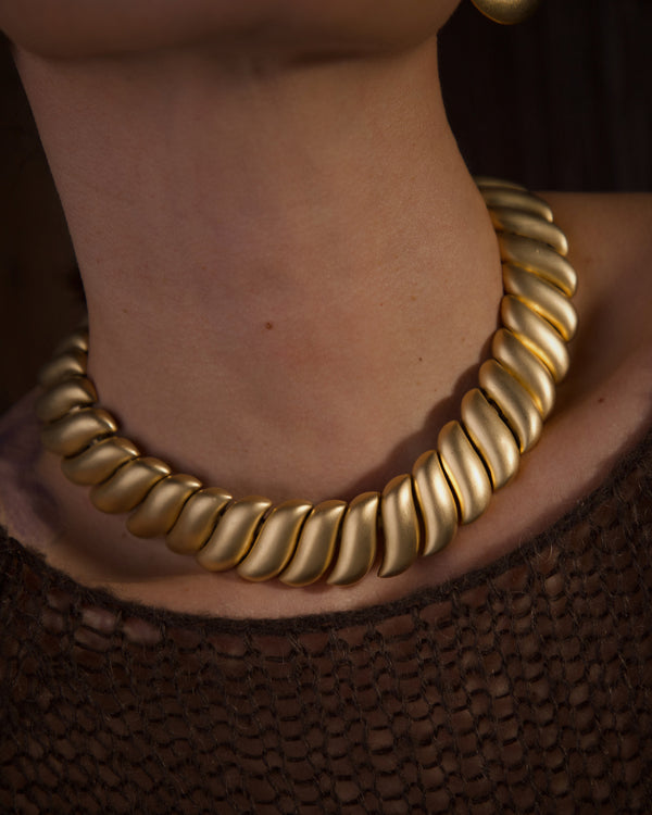 Vintage Matte Gold Puff Link Necklace