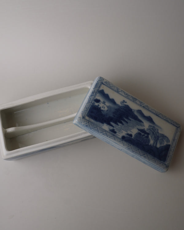 Vintage Ming Porcelain Box (Landscape)
