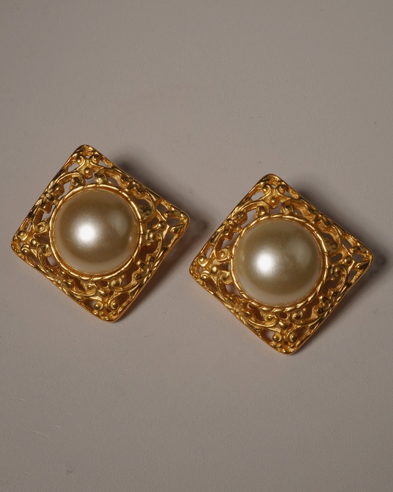 Vintage Ornate Pearl Cab Buttons