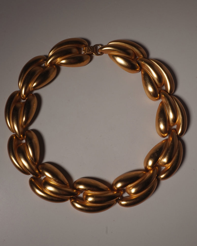 VINTAGE OVERSIZED MATTE GOLD STATEMENT NECKLACE