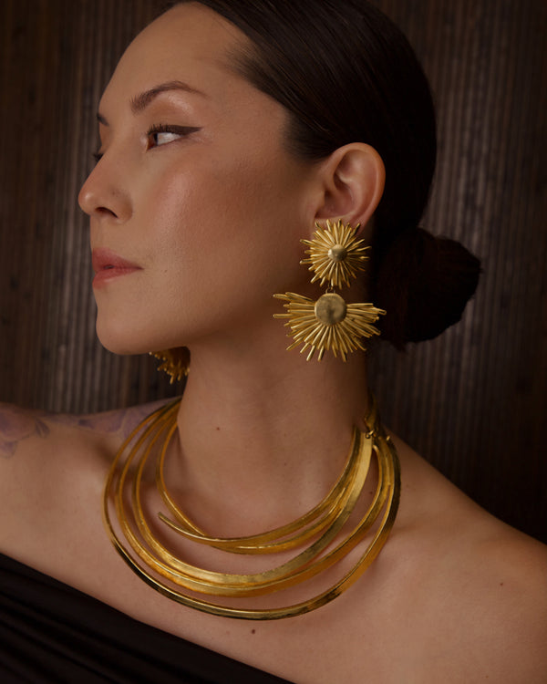 VINTAGE OVERSIZED MATTE GOLD SUNBURST EARRINGS