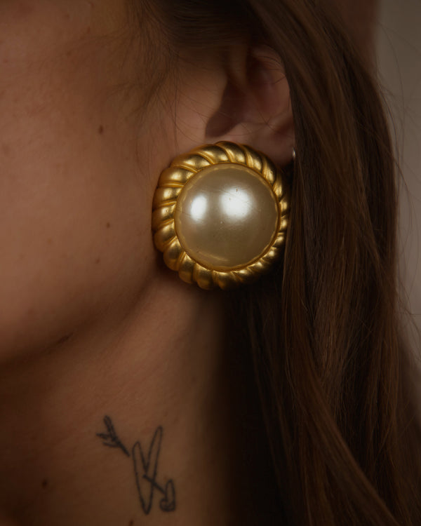 VINTAGE OVERSIZED MATTE PEARL BUTTON EARRINGS