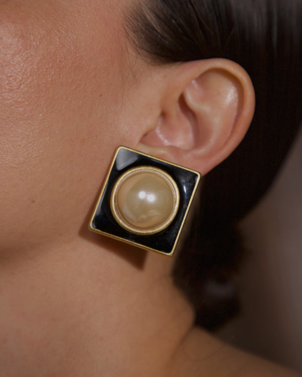 Vintage Pearl Cabochon Button Earrings