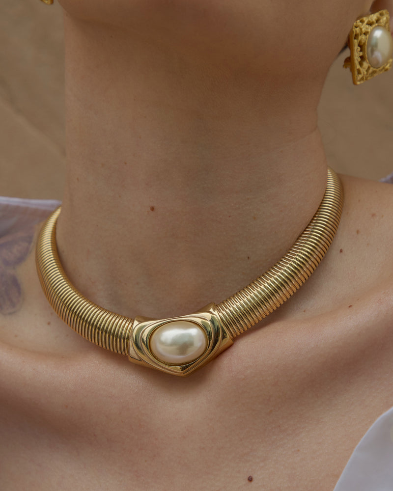 Vintage Pearl Cab Omega Necklace