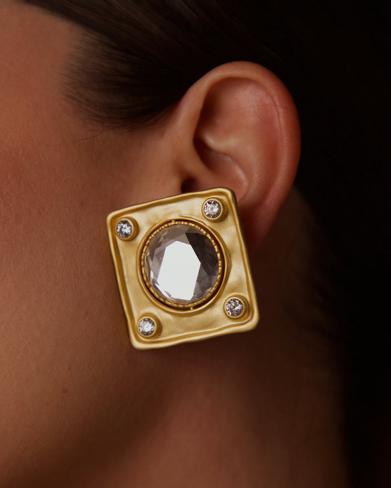 REIGN EARRINGS (WHITE/PEARL)