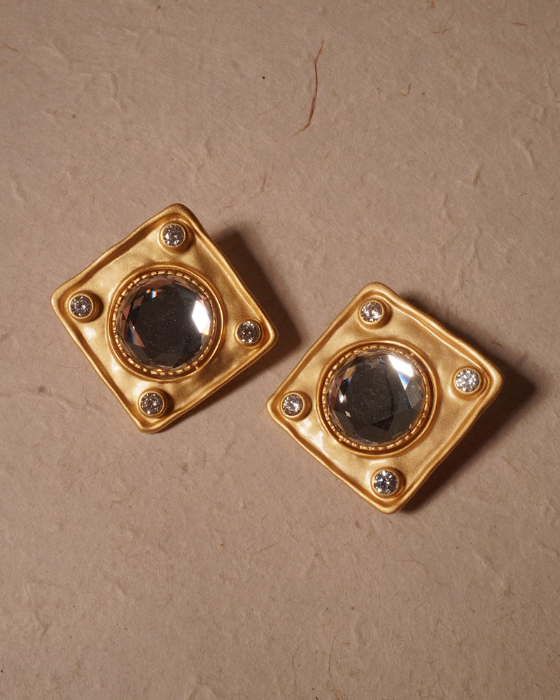 REIGN EARRINGS (WHITE/PEARL)