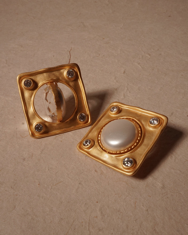 REIGN EARRINGS (WHITE/PEARL)