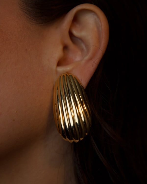 VIntage Ribbed Elongated Dome Clip Ons