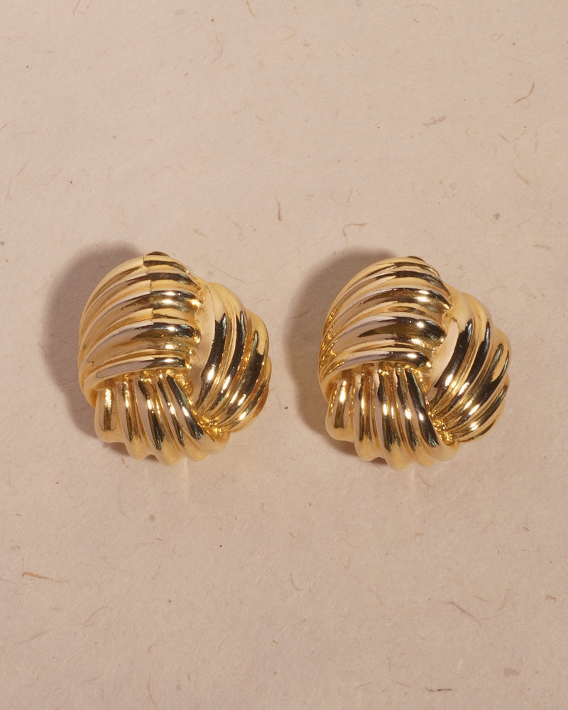 VINTAGE RIBBED GOLD KNOT CLIP ONS