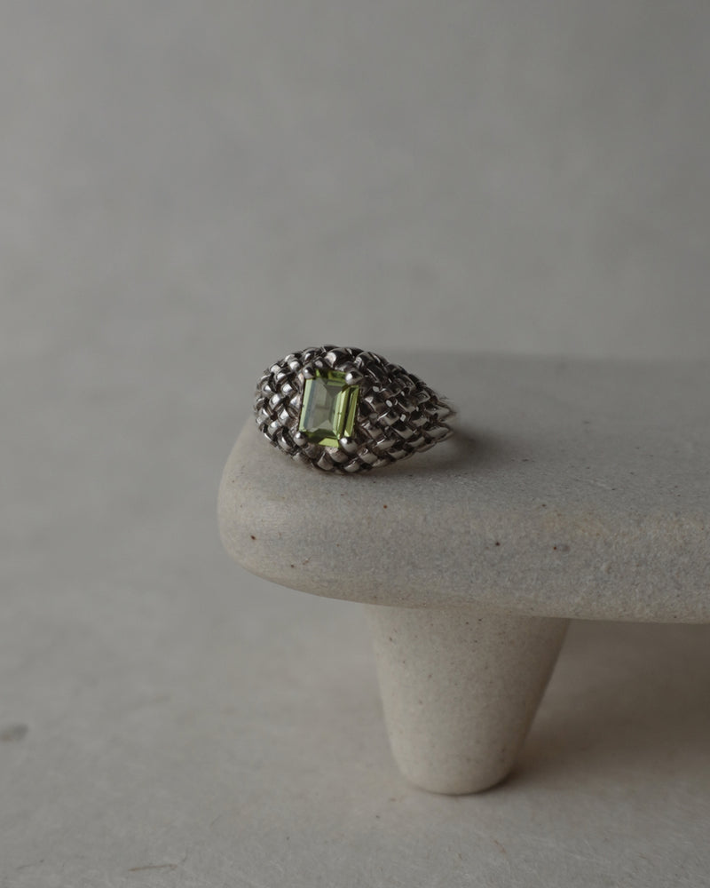 Vintage Scaled Silver Peridot Ring Sz 7